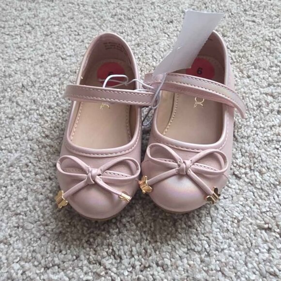 Toddler Size 6 dress shoes - Picture 1 of 3